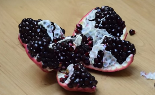 A gr&aacute;n&aacute;talma magja magas rost &eacute;s vitamin tartalms miatt nagyon eg&eacute;szs&eacute;ges