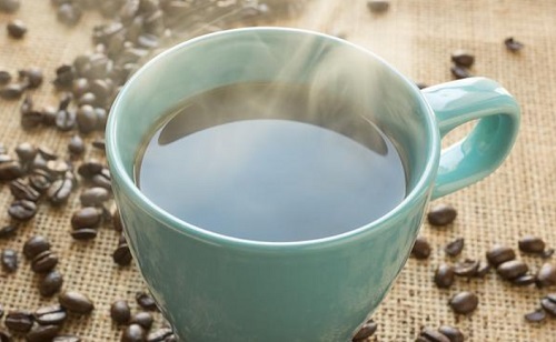 Torokrák lehet a forró kávé fogyasztásából? 