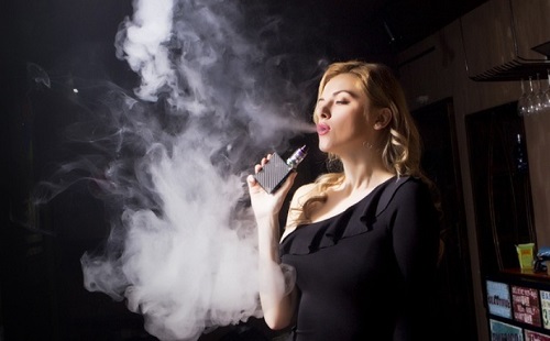 Fogszuvasodást okozhat az e-cigaretta használata