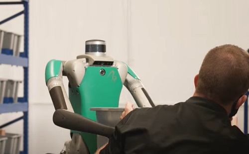 Mesterséges intelligencia – Félelem helyett élni kell a robotok adta lehetőségekkel 