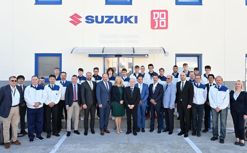Új technológiákra készülnek - Oktatási központot adott át Esztergomban a Suzuki
