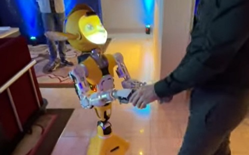 Mindenkit elbűvölt a Mirokai robot – aki láthatta a CES-en