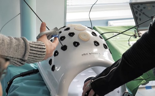 Robotsebész segített a gyakorlásban a pécsi diákoknak