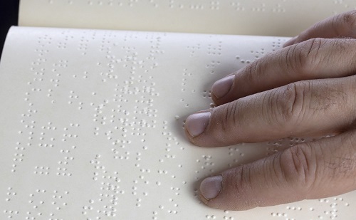 Az emberhez képest dupla sebességgel olvas Braille-írást a mesterséges intelligencia