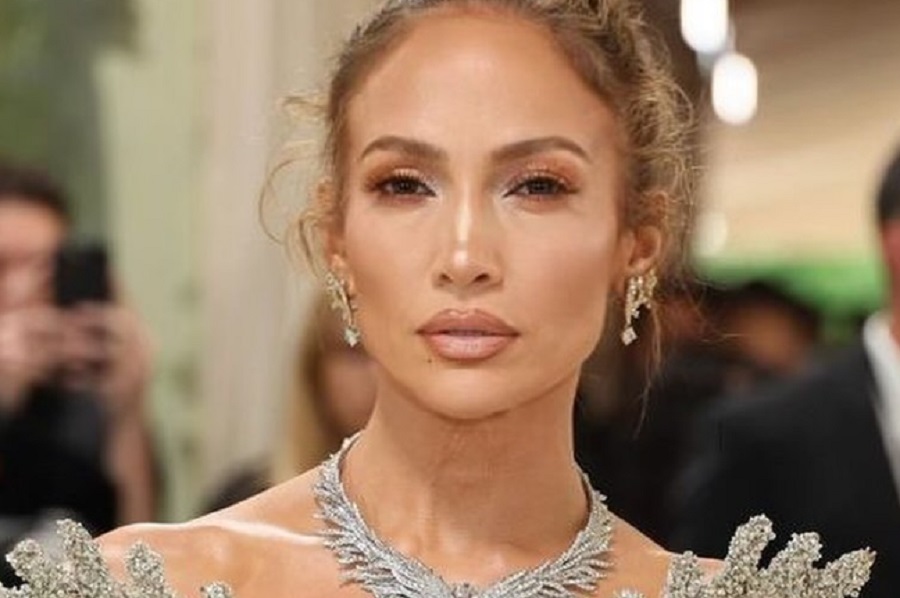 Jennifer Lopez kiborult, mert ellopta az arcát a mesterséges intelligencia - Fotó: Instagram.com/Jlo
