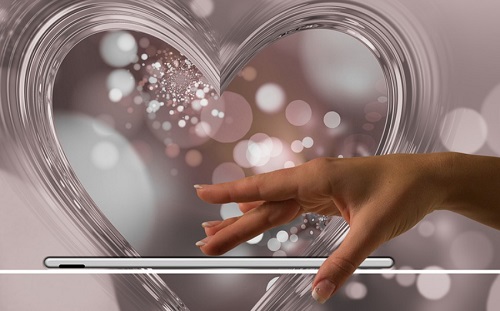 Mesterséges intelligencia segít túllépni az unalmas randi-csevegésen