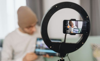 Mesterséges intelligencia videószerkesztők kkv-knak 