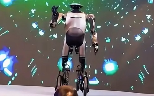 Ez is eljött: humanoid robotok készítenek autókat egy kínai gyárnak