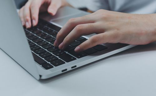 Egyre több a „generatív mesterséges intelligencia” a munkaköri leírásokban
