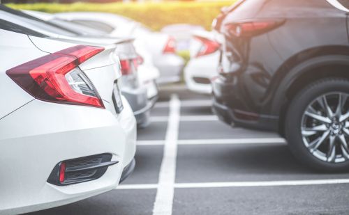 Itt a jövő taxija: a kínai autók már sofőr nélkül visznek haza