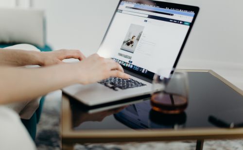A Wikipédia is beadta a derekát a generatív mesterséges intelligenciának