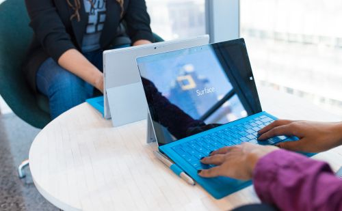 A Microsoft szerint a generatív mesterséges intelligencia lesz a legjobb munkatársunk