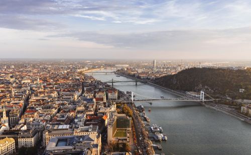 Magyarországon nyílt meg az egyik legújabb 6G-központ