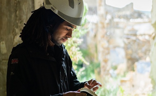 Vízmérték, véső, mesterséges intelligencia – sok építőipari szakember nem boldogul már nélküle