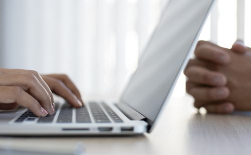 Mégsem veszi el a munkánkat a generatív mesterséges intelligencia?