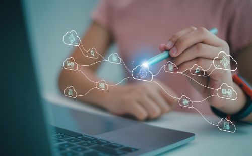 A Siemens mesterséges intelligenciája önállóan tervez és ellenőriz