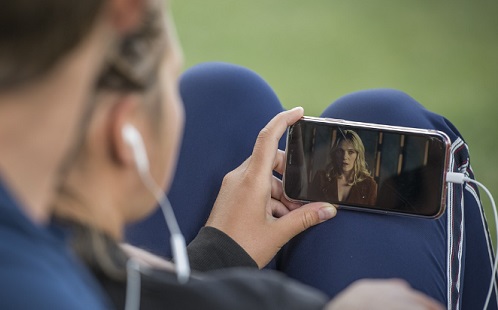 Irányított válaszokkal robban be a YouTube új MI-keresési funkciója