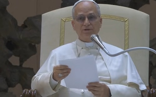 A mesterséges intelligencia-barátnőkre még a Pápa is figyelmeztetett