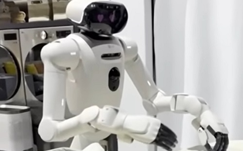 Megjött a háztartások álma: a ruhahajtogató robot mesterséges intelligenciával