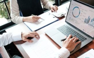 A Mastercard szoftvere átveszi a kkv-k legnehezebb pénzügyi döntéseit?